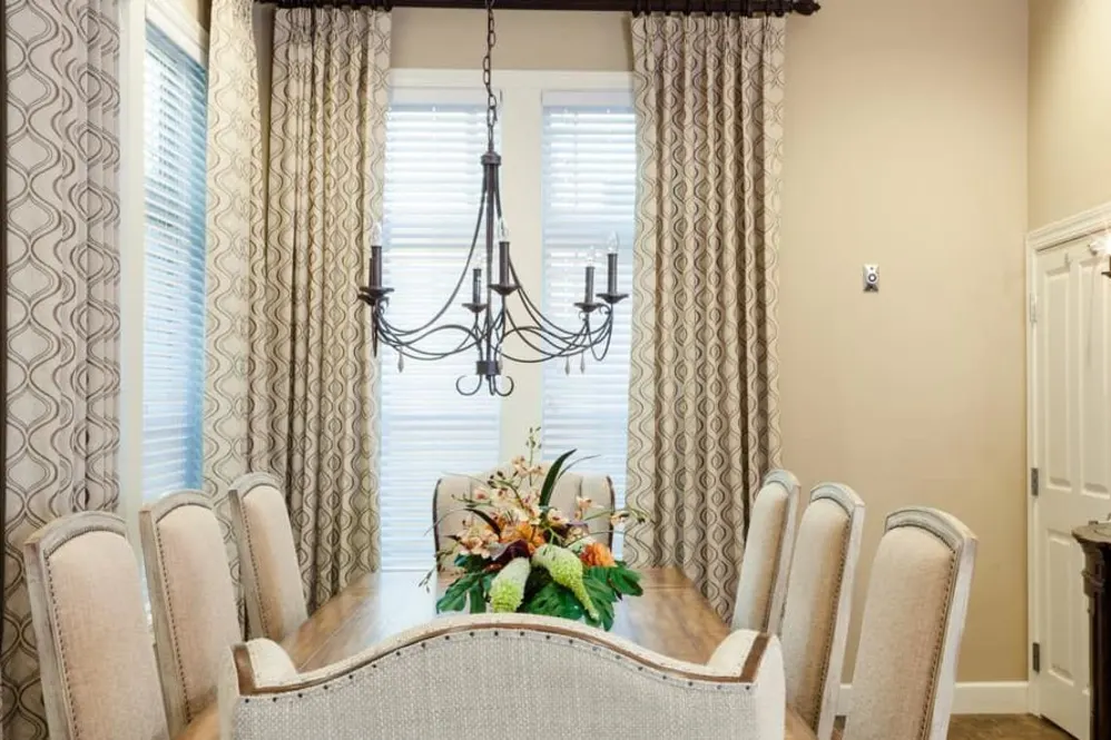 https://www.jaybirdseniorliving35.net/wp-content/uploads/2025/04/ultl1e870ueewndjknkj.webp